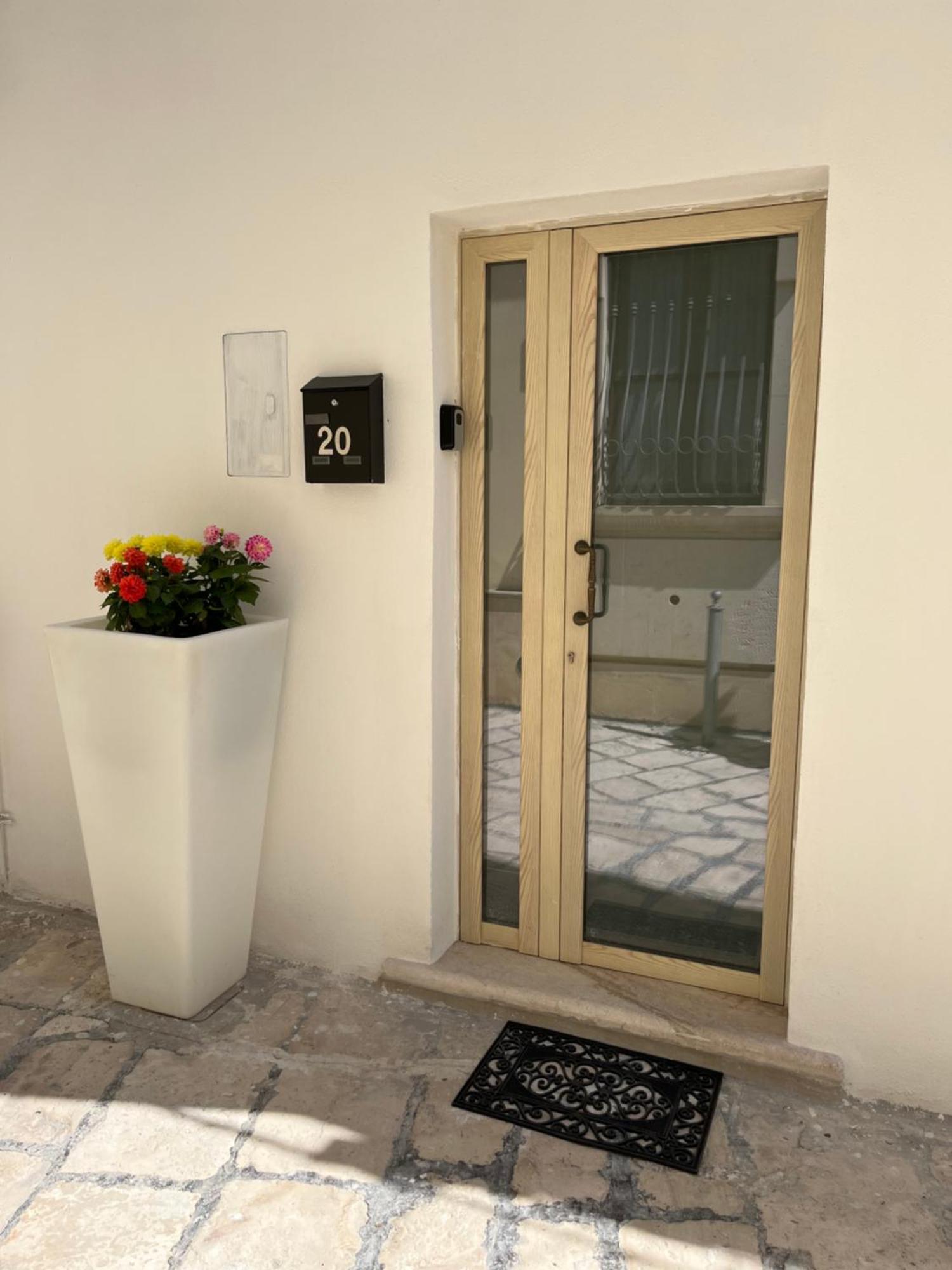 Davis Home Brindisi Buitenkant foto