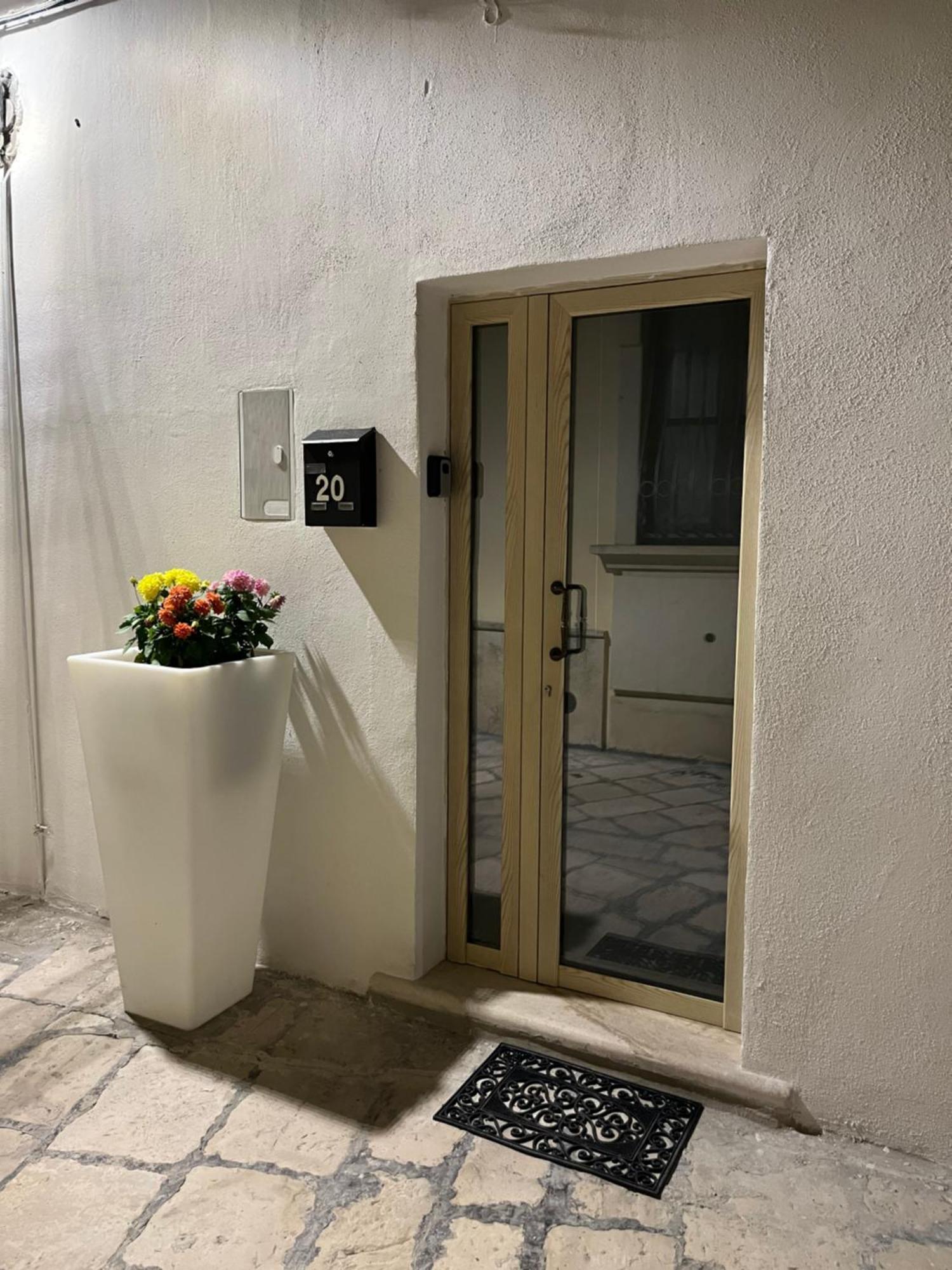 Davis Home Brindisi Buitenkant foto